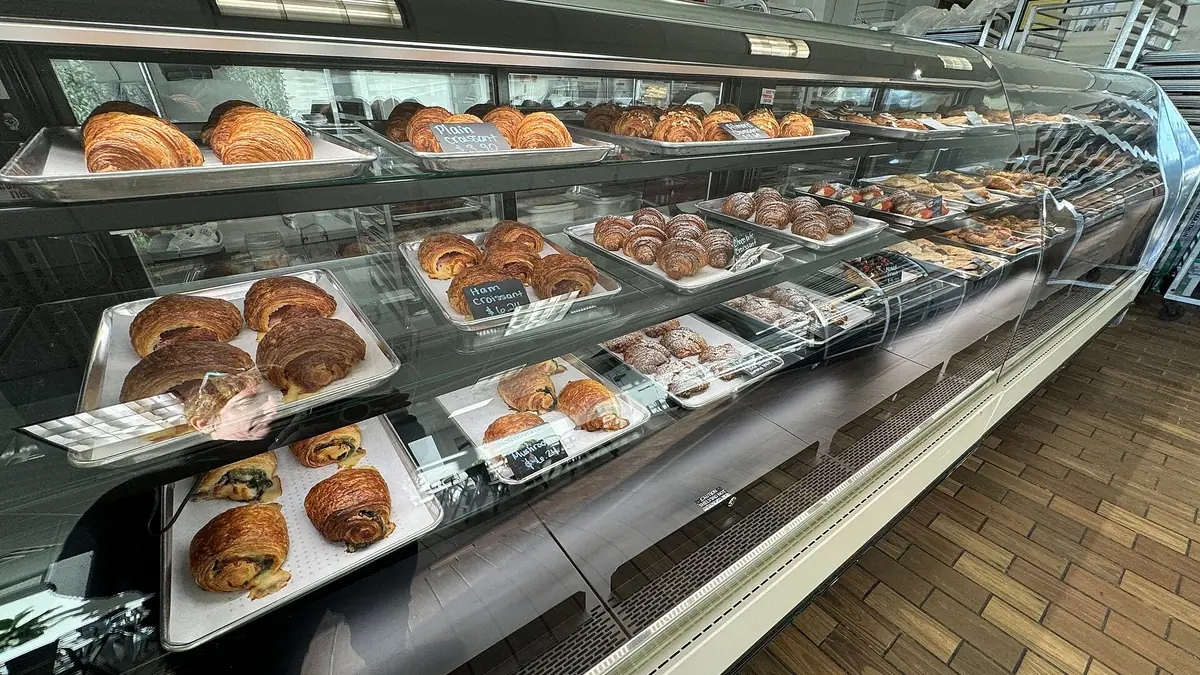 Troy-Anns Patisserie – patisserie in Dollar town centre